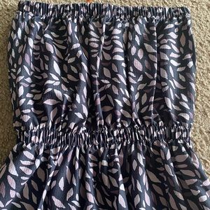 This is a beautiful dress for any ocasiones..